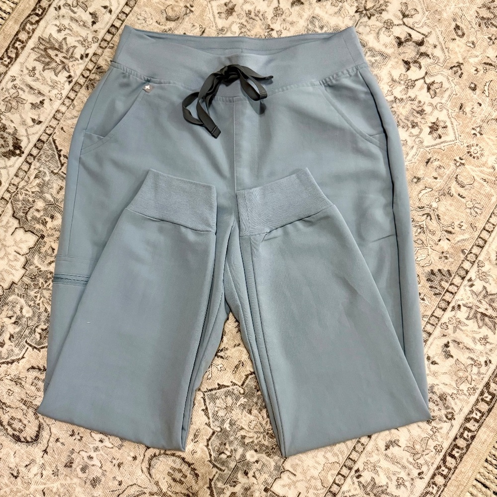 FIGS High Waisted Zamora Scrub Pants